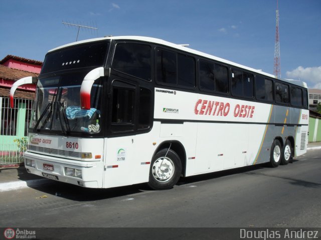 Centro Oeste Turismo 8610 na cidade de Trindade, Goiás, Brasil, por Douglas Andrez. Número da foto: #591530.