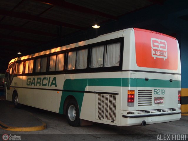 Viação Garcia 5219 na cidade de Ourinhos, São Paulo, Brasil, por Alex Fiori. Número da foto: #556622.