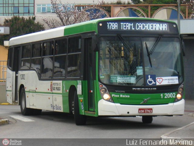 Viação Gato Preto 1 2002 na cidade de São Paulo, São Paulo, Brasil, por Luiz Fernando Maximo. ID da foto: 557700.