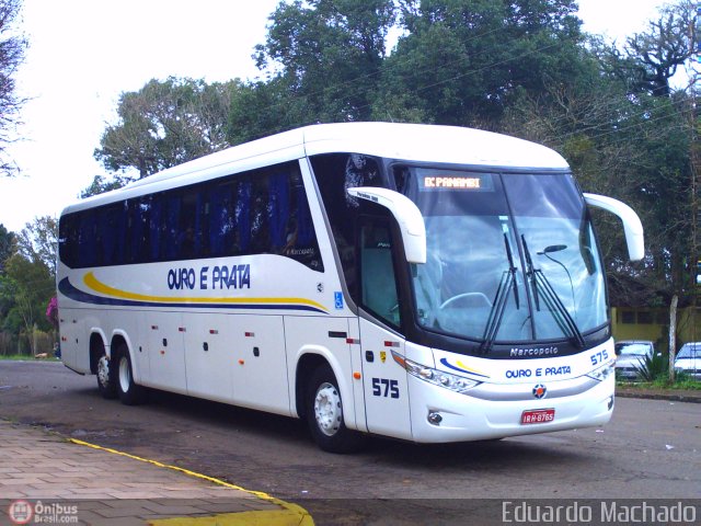 Viação Ouro e Prata 575 na cidade de Carazinho, Rio Grande do Sul, Brasil, por Eduardo Machado. ID da foto: 563478.